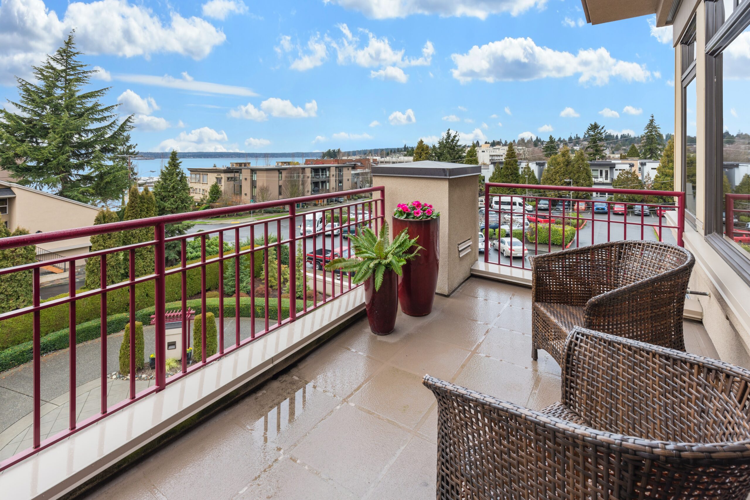 Transformă-ți balconul dintr-un spațiu de depozitare în ”oaza ta de relaxare urbană”